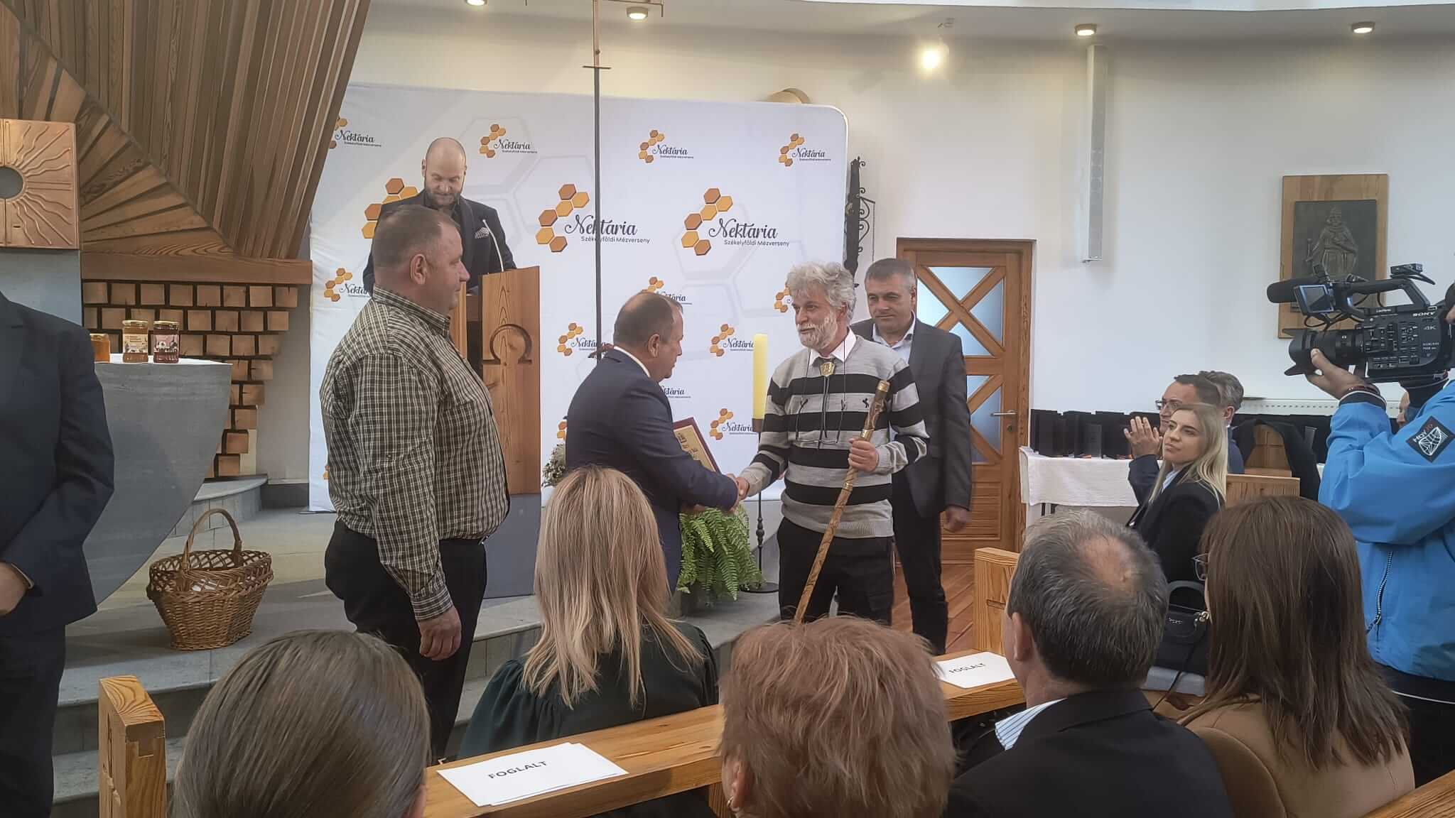 Hamisítatlan idén is a székelyföldi mézkínálat